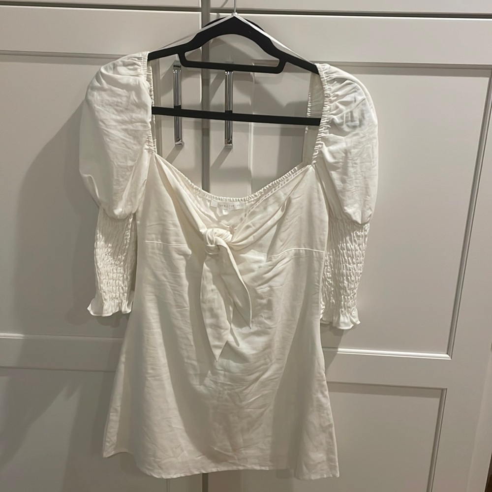 White puff sleeve dress